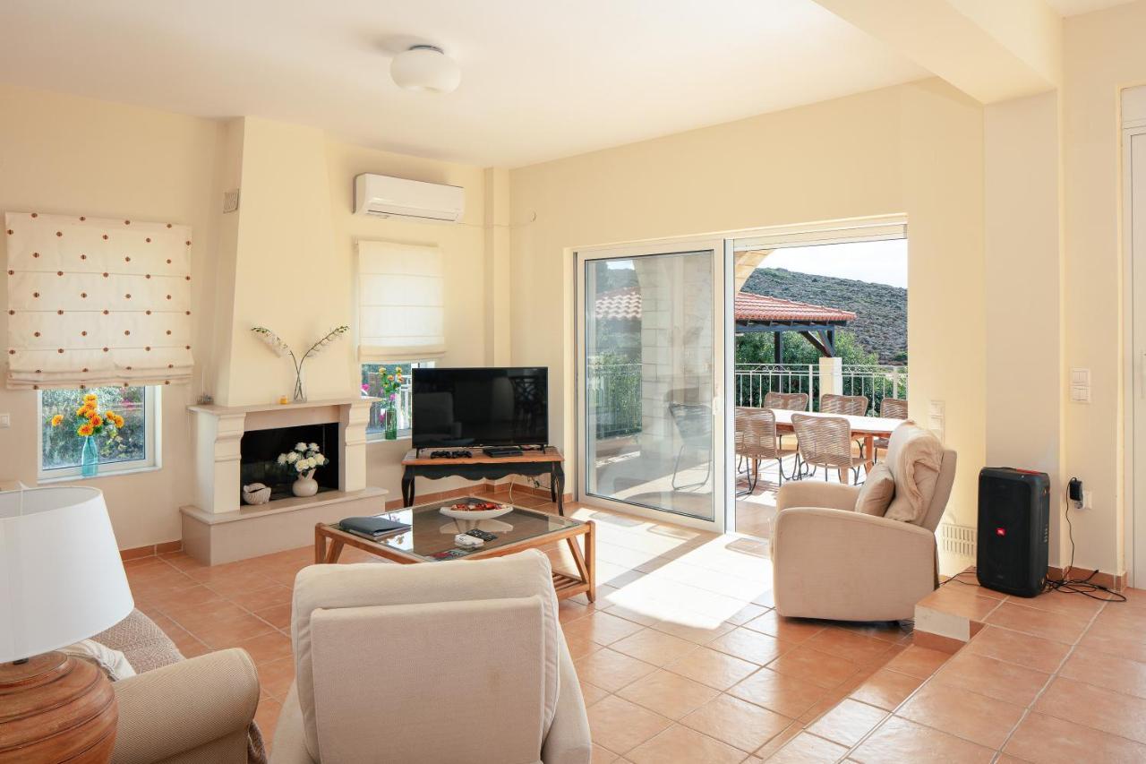 Lake And Sea Villa Tersanas Exterior photo
