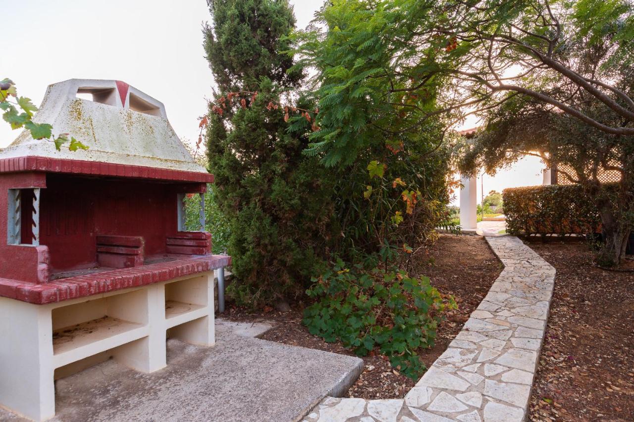 Lake And Sea Villa Tersanas Exterior photo