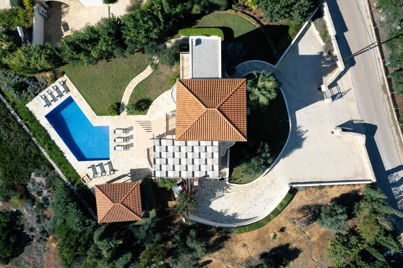 Lake And Sea Villa Tersanas Exterior photo