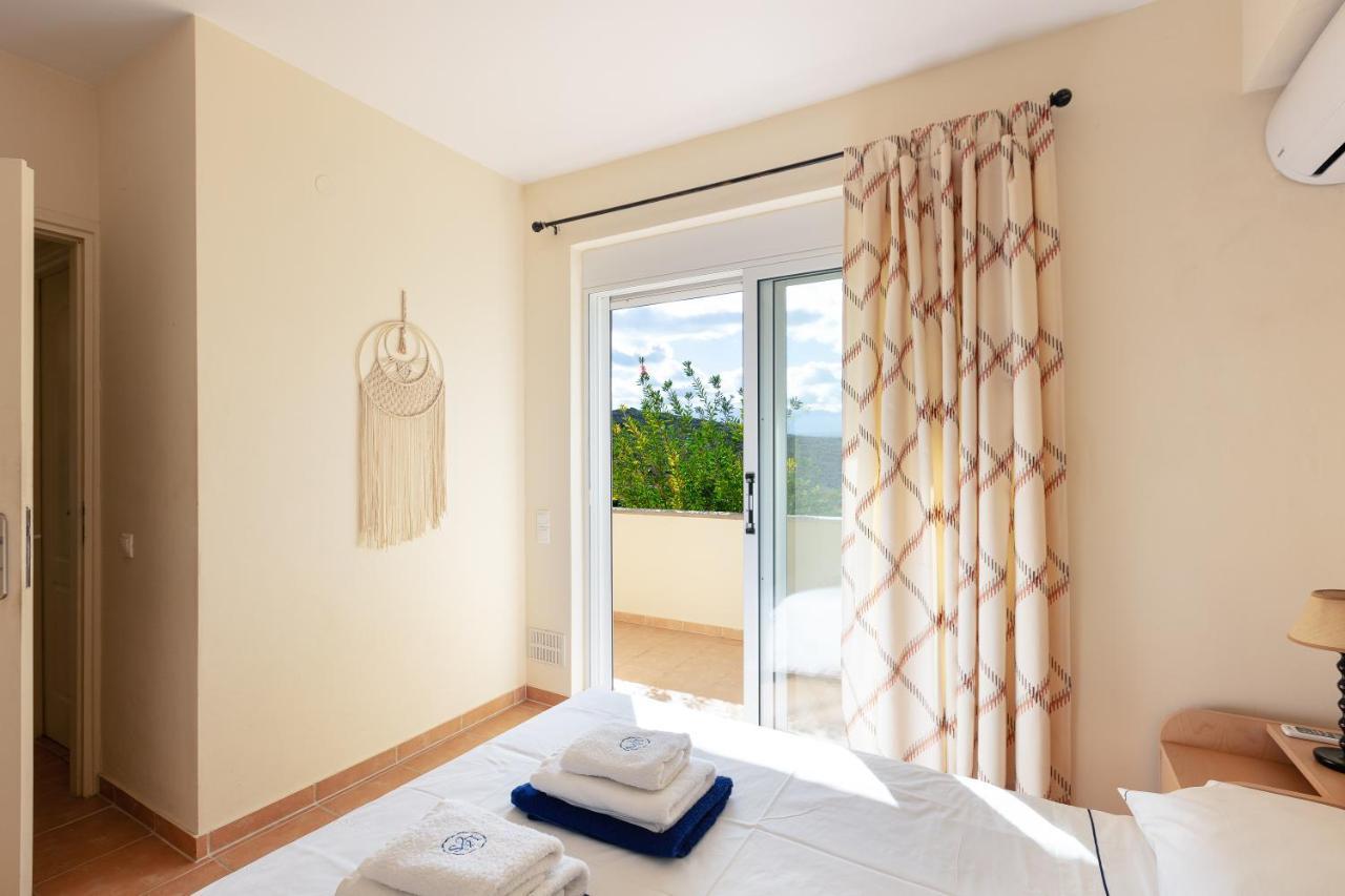 Lake And Sea Villa Tersanas Exterior photo