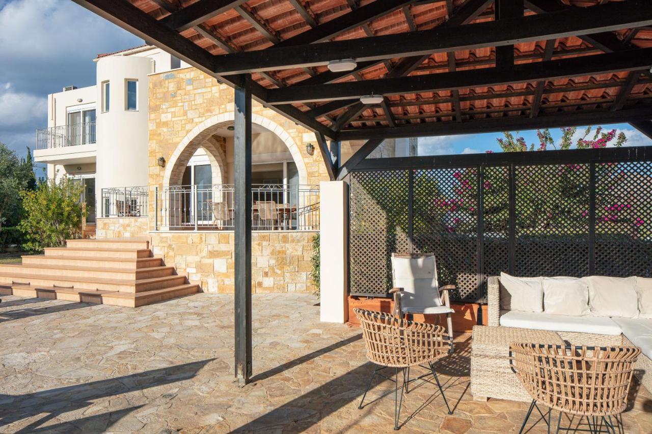 Lake And Sea Villa Tersanas Exterior photo